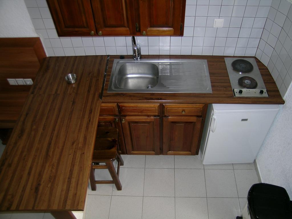 Magdas Kamares Poros Town Zimmer foto