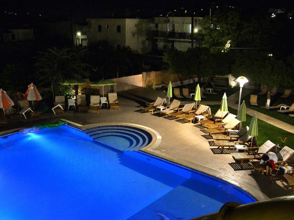 Magdas Kamares Poros Town Exterior foto
